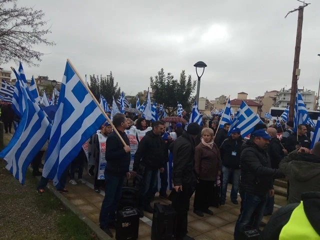 Μέλη του κινήματος «Ελλήνων Συνέλευσις» πραγματοποίησαν εκδήλωση στη Ζυρίχη για χάρη του Σώρρα